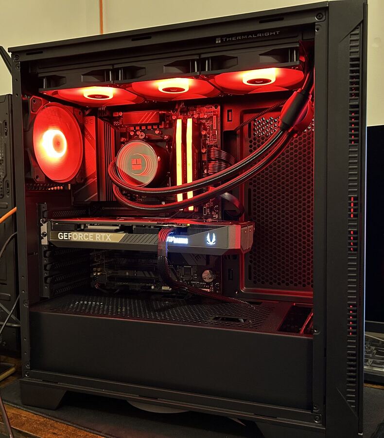 PC RTX 5070 Ti · Ryzen 7 7800X3D