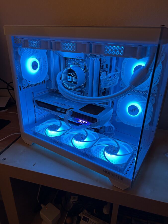 PC RX 9060 XT 16 Go · Ryzen 7 7700X